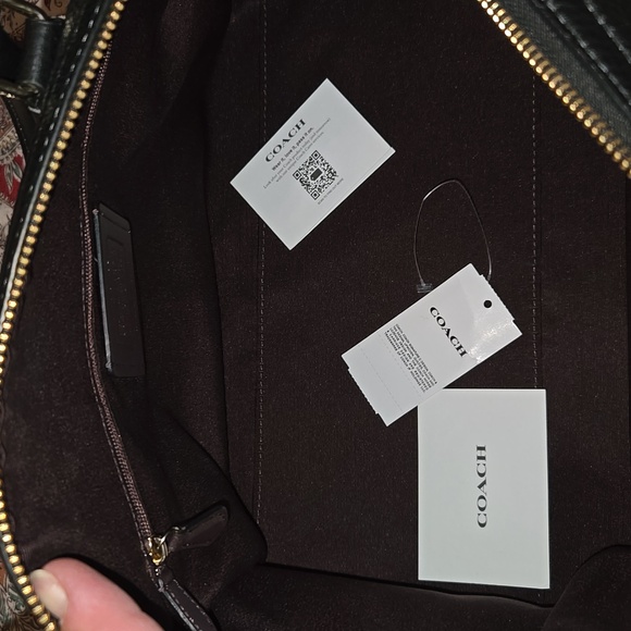 Coach - Picture 4 of 6